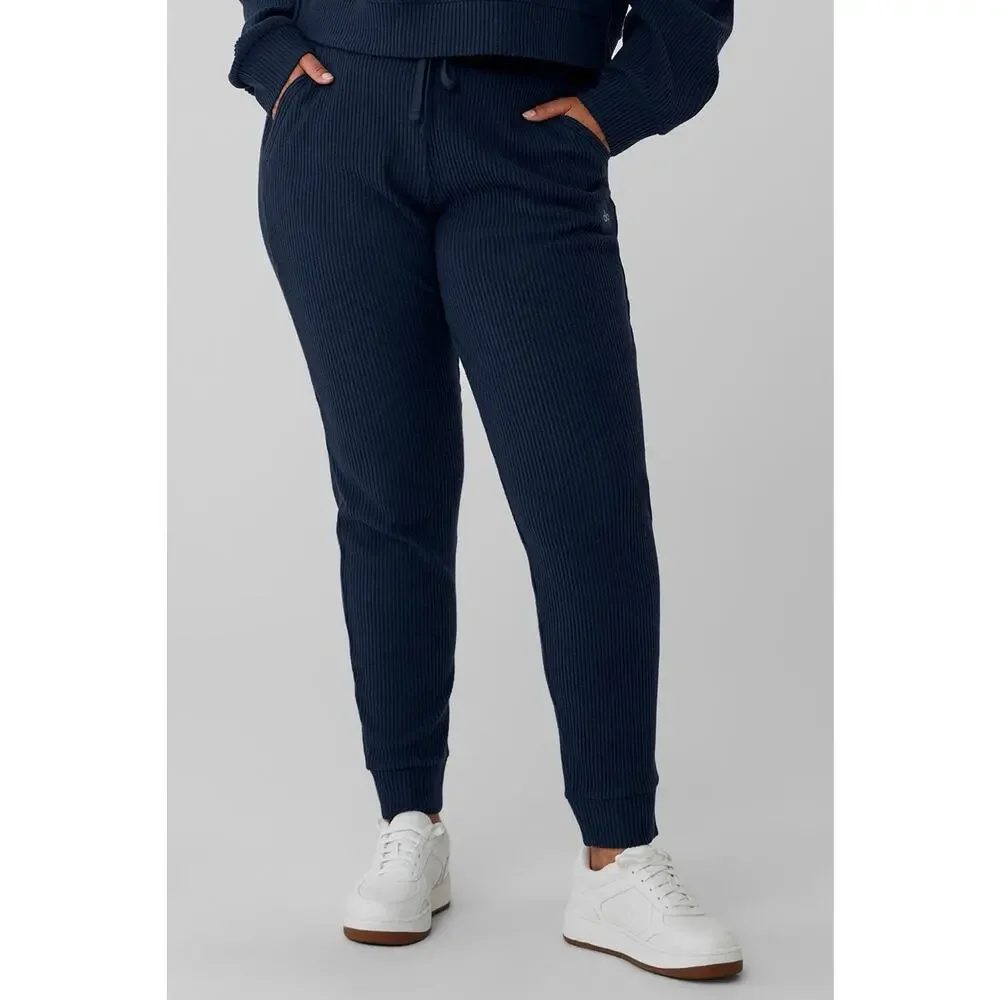 Alo Yoga Muse Sweatpant - M